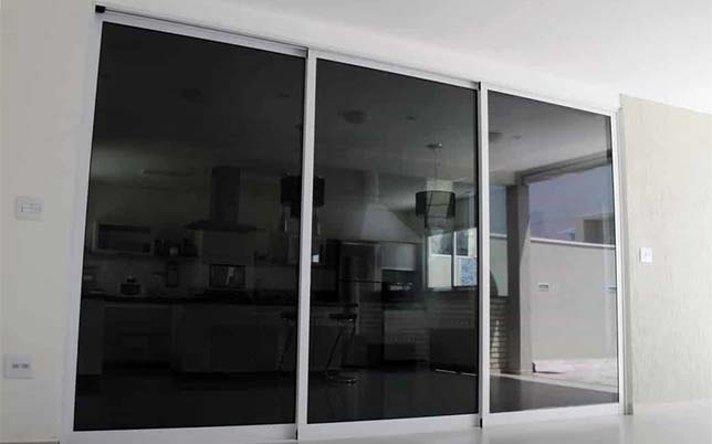 insulfilm-blackout-sala-comercial-rj