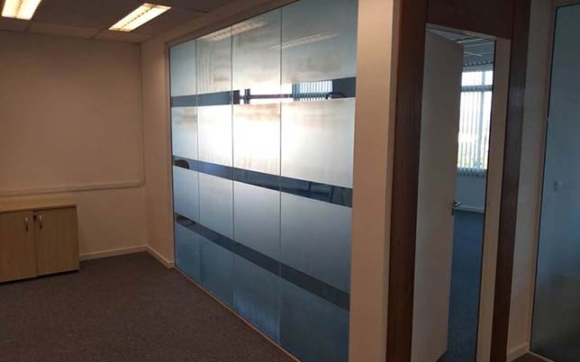 insulfilm-decorativo-sala-comercial-centro-rj