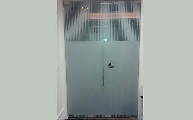 insulfilm-jateado-porta-sala