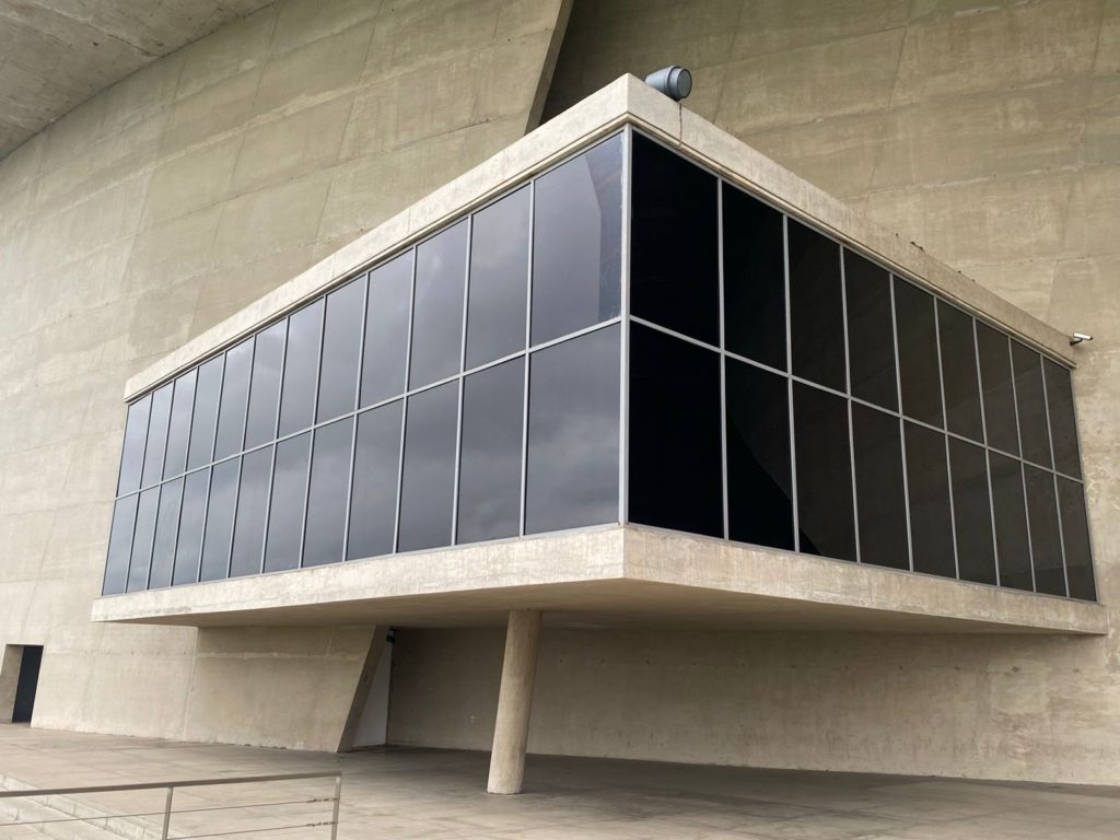 Aplicação de Insulfilm na Cidade da Música