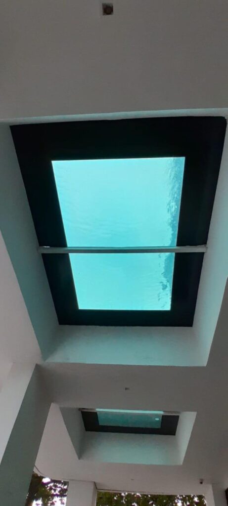 Aplicação de Películas em Piscinas com Fundo de Vidro na Barra da Tijuca