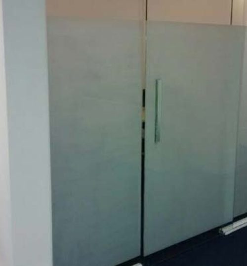 insulfilm-decorativo-sala-comercial-jacarepagua